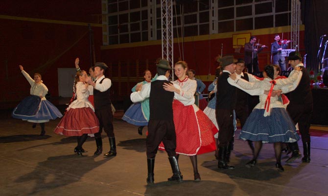Kalala táncegyütes